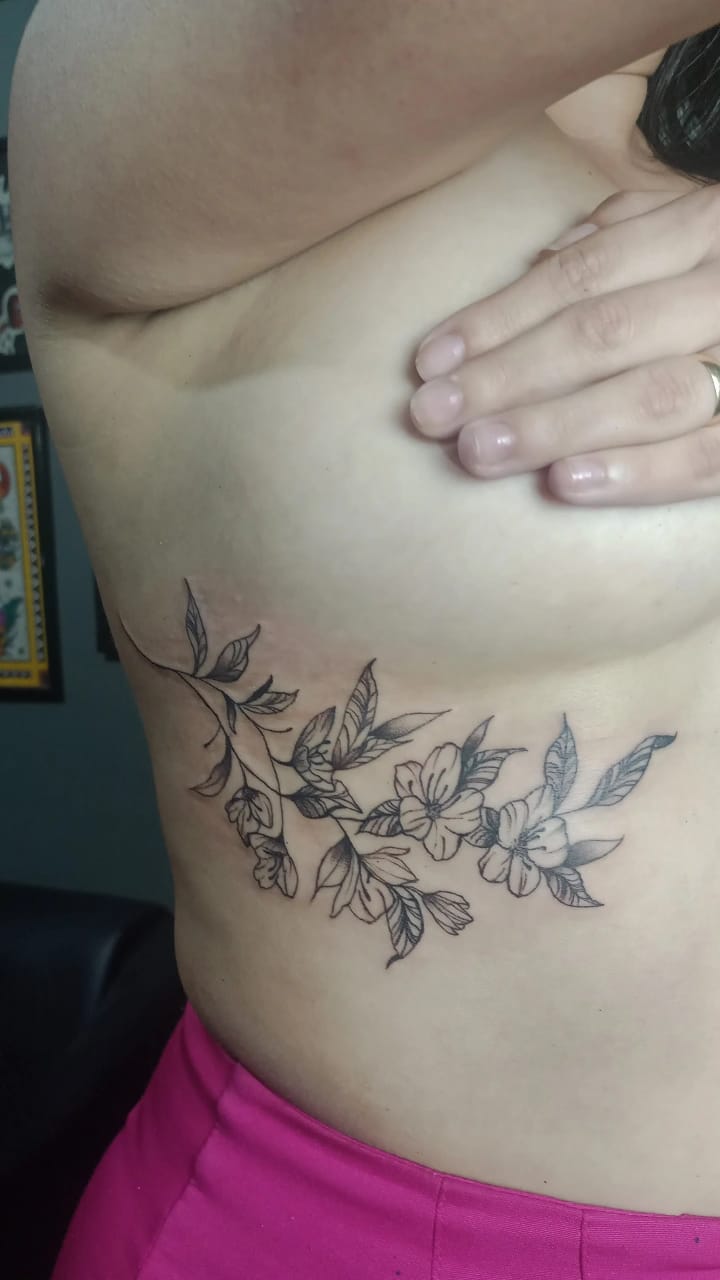 Tattoo botânico delicada 4 Tattoo botânico delicada 4